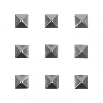 Gravity Grip Pyramid Studs